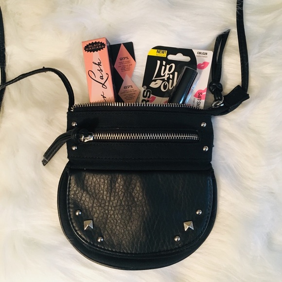 ❌SOLD❌ Small Black Crossbody - Picture 3 of 4